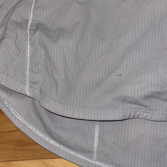 Lulu lemon Low Rise Shorts - Picture 3 of 5